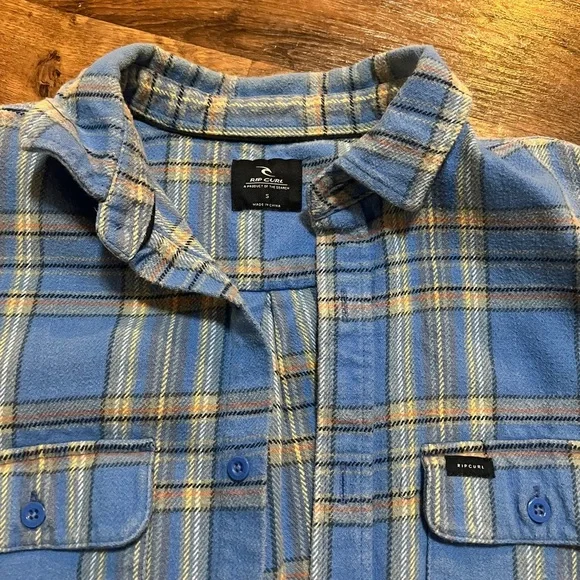 Men RIP curl Flannel Shirt - Picture 2 of 3